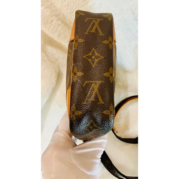 Louis Vuitton Danube Crossbody Bag Monogram Canvas Small Messenger Purse - Picture 8 of 14